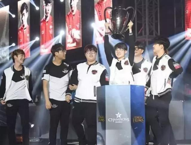 赛选手们受 赛选手们受